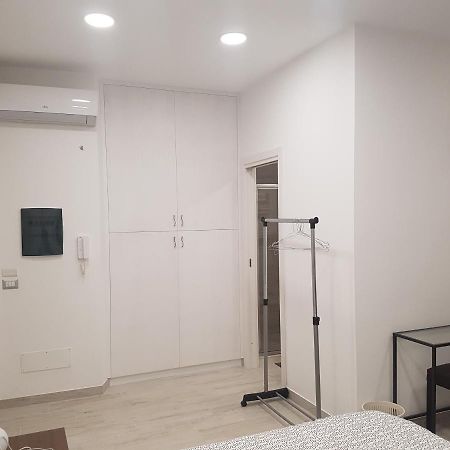 Guest House Via Milano Catanzaro Buitenkant foto