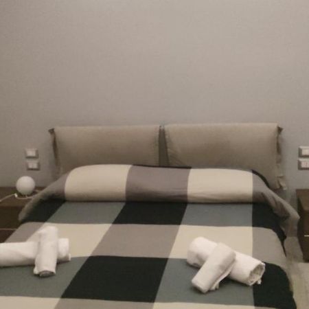 Guest House Via Milano Catanzaro Buitenkant foto