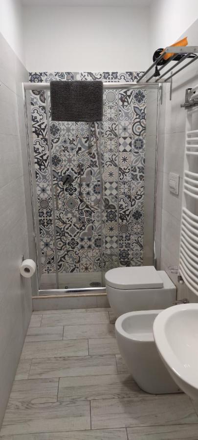 Guest House Via Milano Catanzaro Buitenkant foto