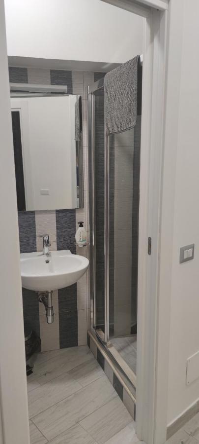 Guest House Via Milano Catanzaro Buitenkant foto